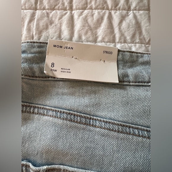 American Eagle Strigio Mom Jean - Picture 16 of 16